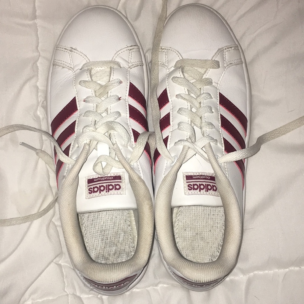 SIZE 7 1/2 RED WHITE ADIDAS GOOD CONDITION